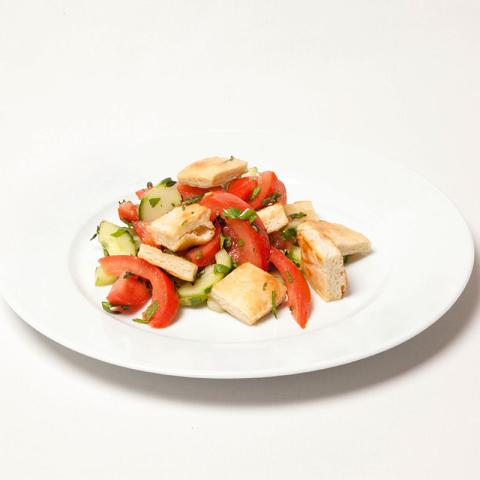 Mediterraner Brotsalat
