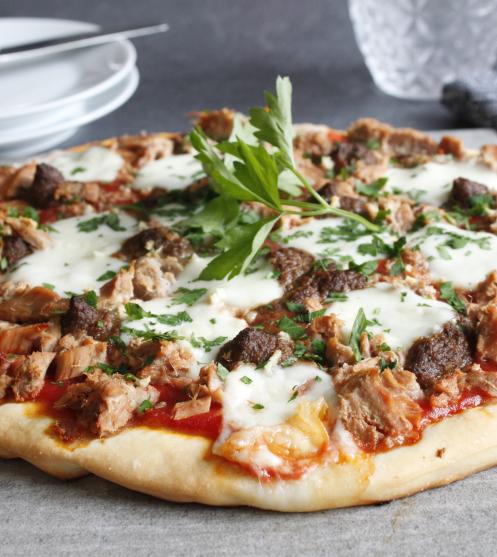 Pizza au thon et olives